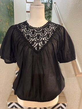 💝Black Crochet-Yoke Puff Sleeve Women's Top Size Small - Beautiful!!!